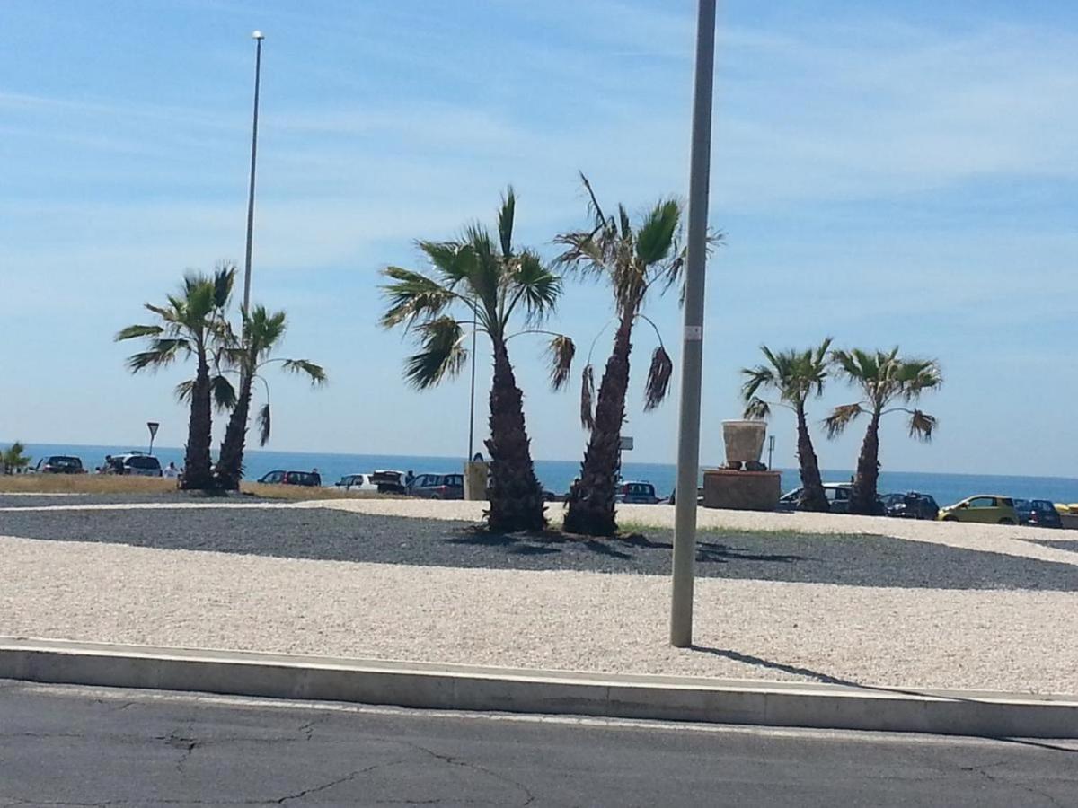Blue Marine Di Ostia Hotel Exterior photo