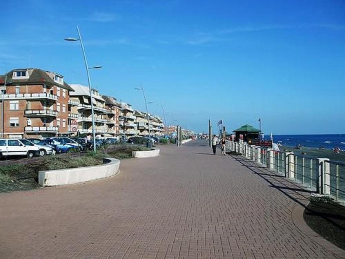 Blue Marine Di Ostia Hotel Exterior photo